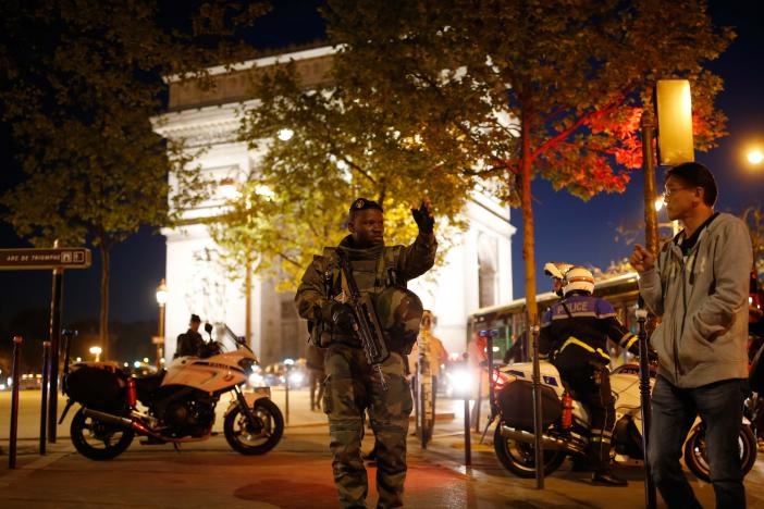 تصاویر | شانزه‌لیزه پاریس، مقصد جدید تروریست‌های داعش